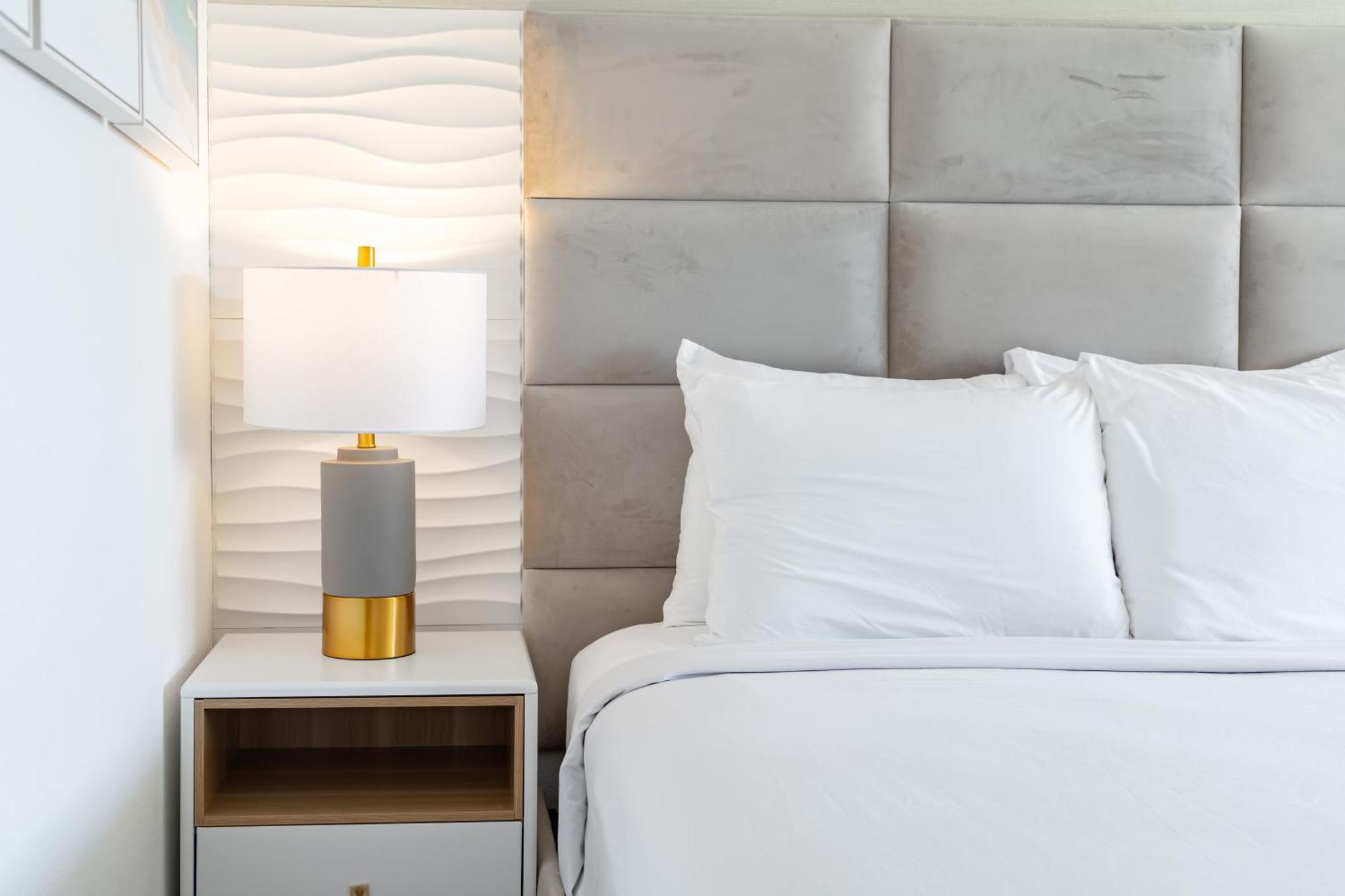Newly Renovated With Ocean View Near Waikiki Appartamento