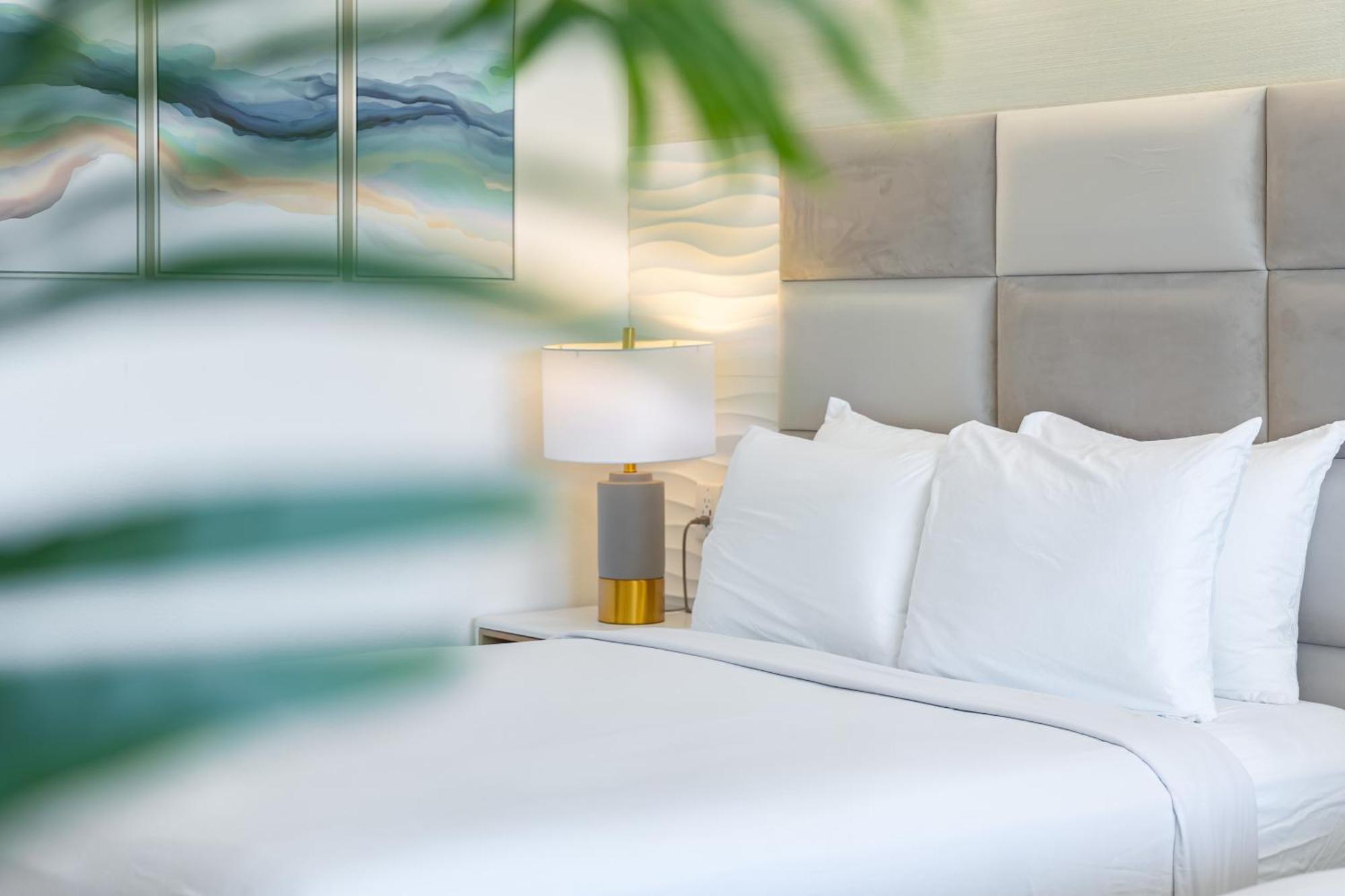 Newly Renovated With Ocean View Near Waikiki Appartamento *